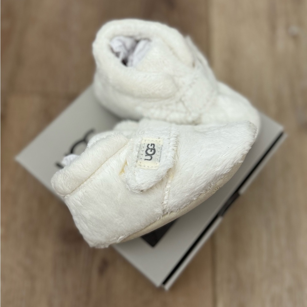 UGG Baby Terry Cloth Booties Size 04/05